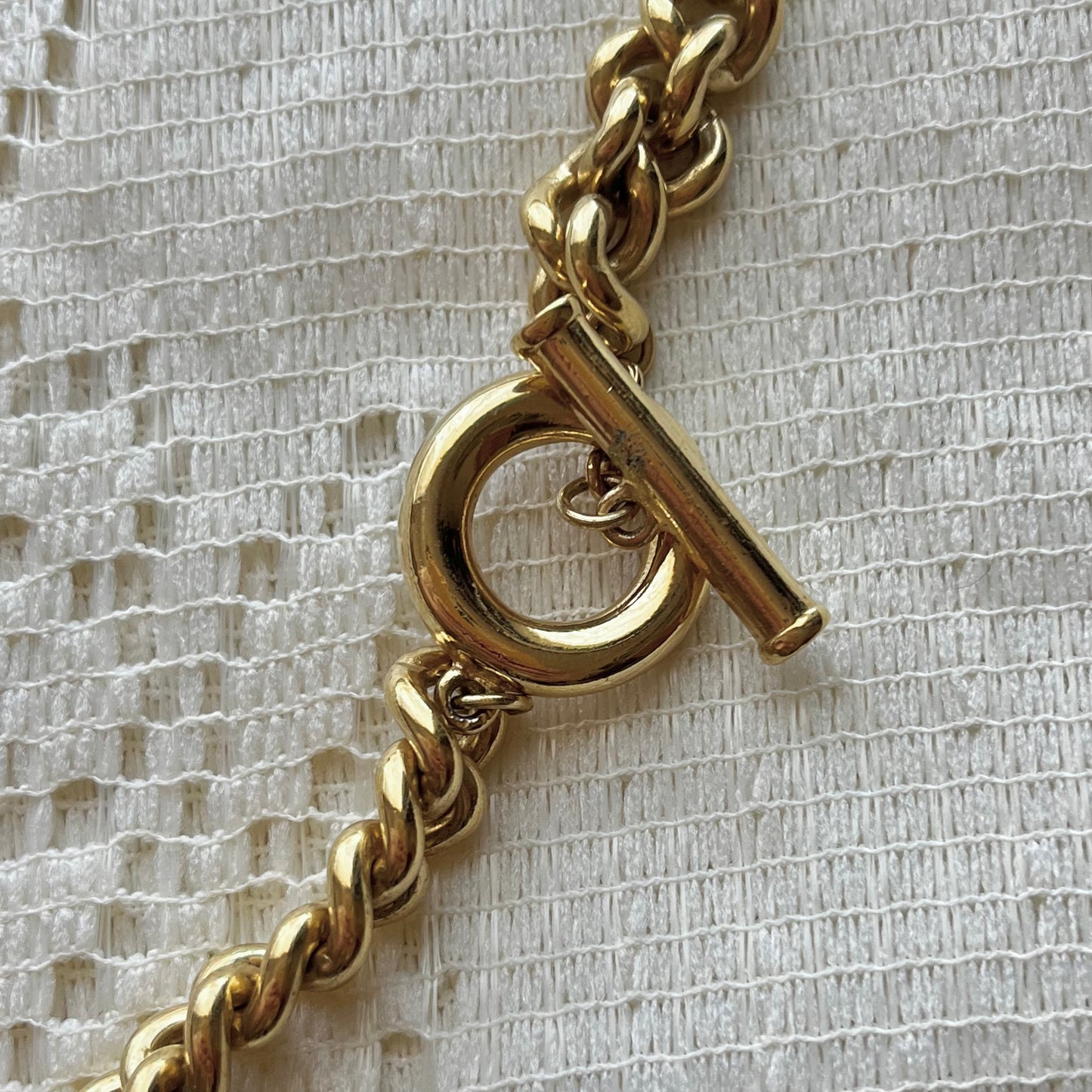 colar Givenchy