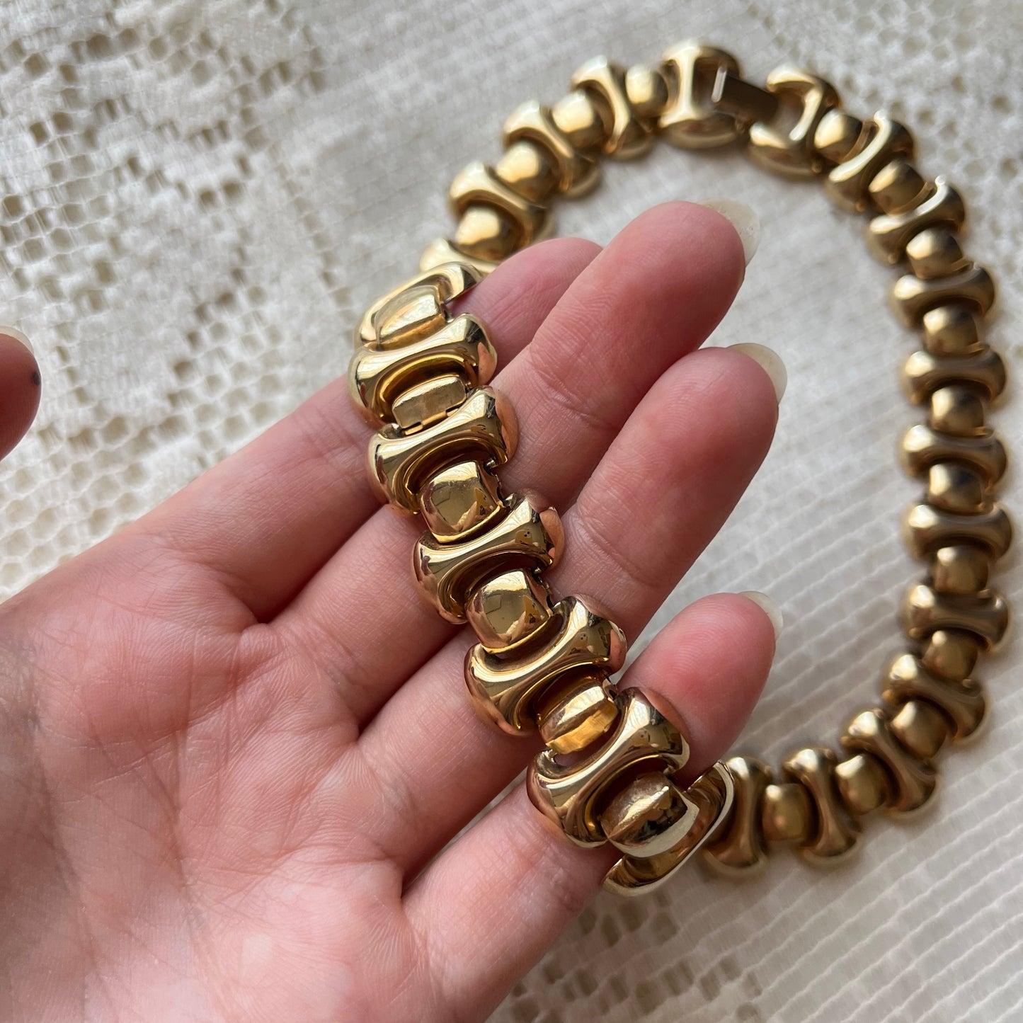 colar dourado 80s