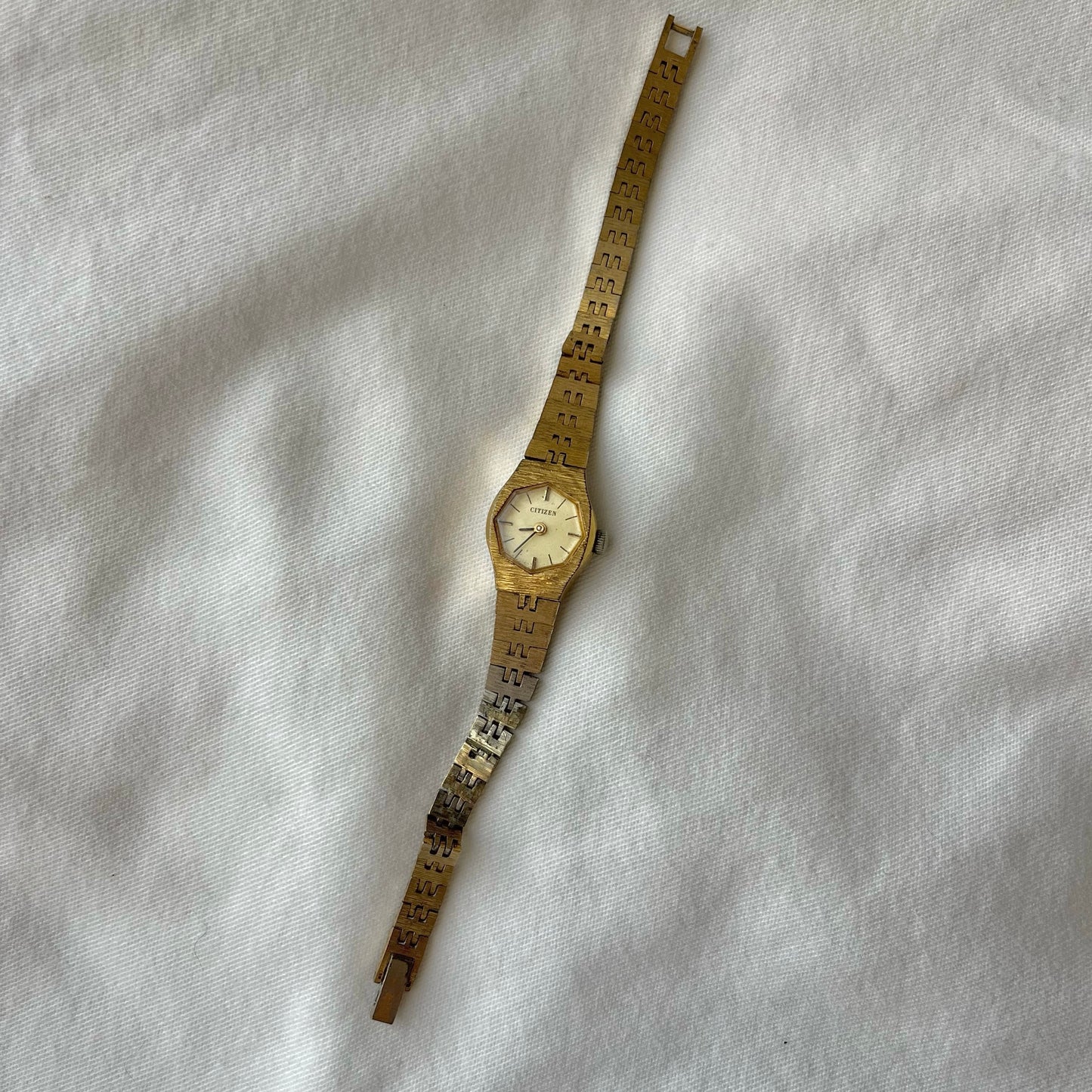 relógio citizen dourado