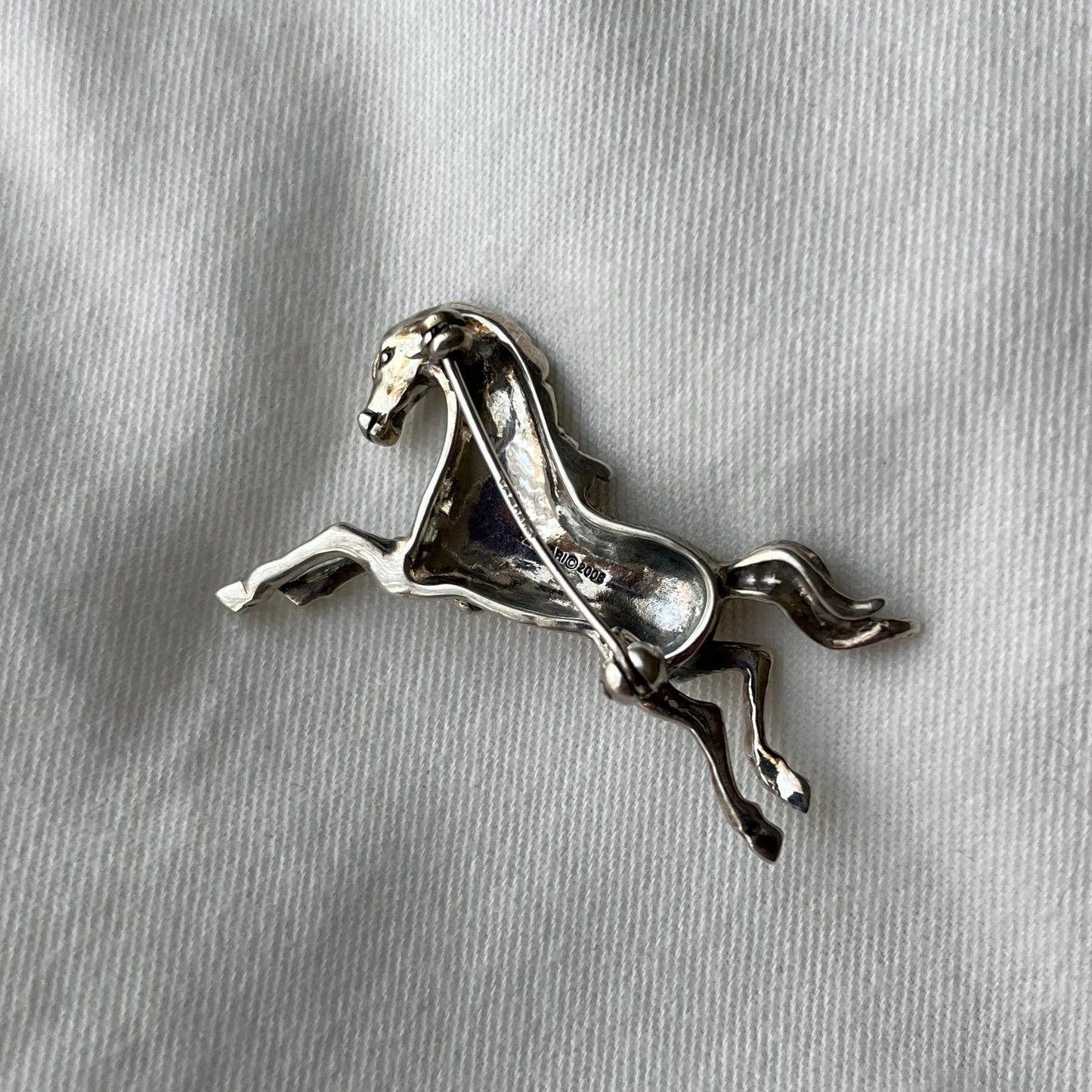 broche cavalo prata