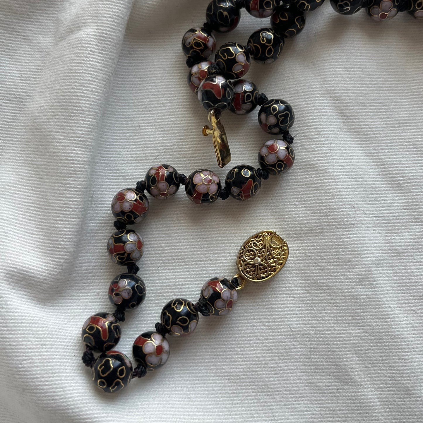 colar pérolas cloisonné