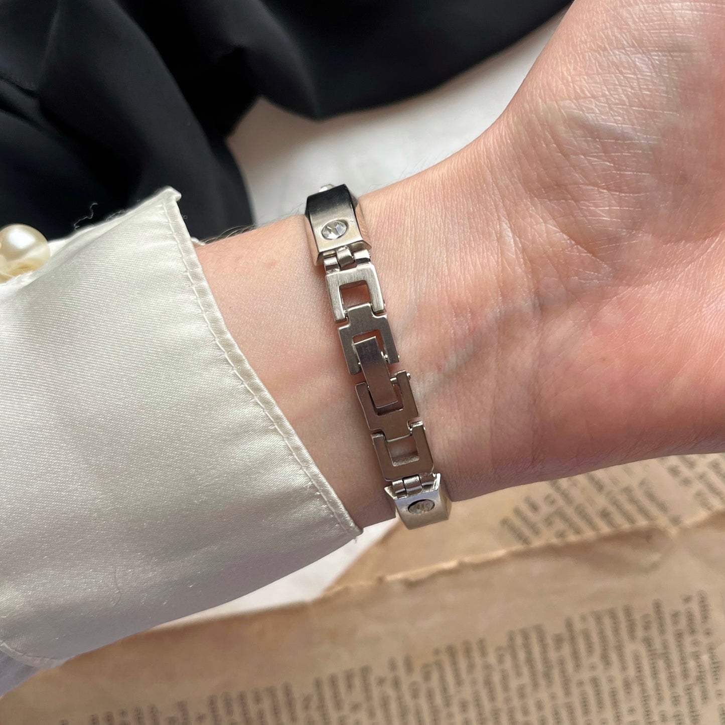 relógio annibel prata strass