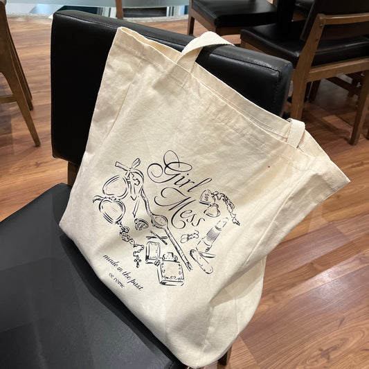 tote bag girl mess