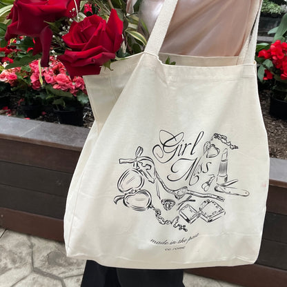 tote bag girl mess