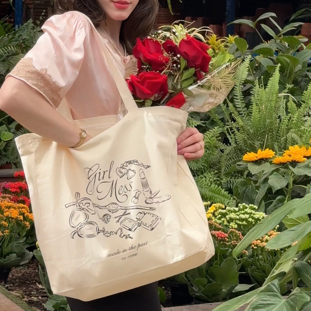 tote bag girl mess