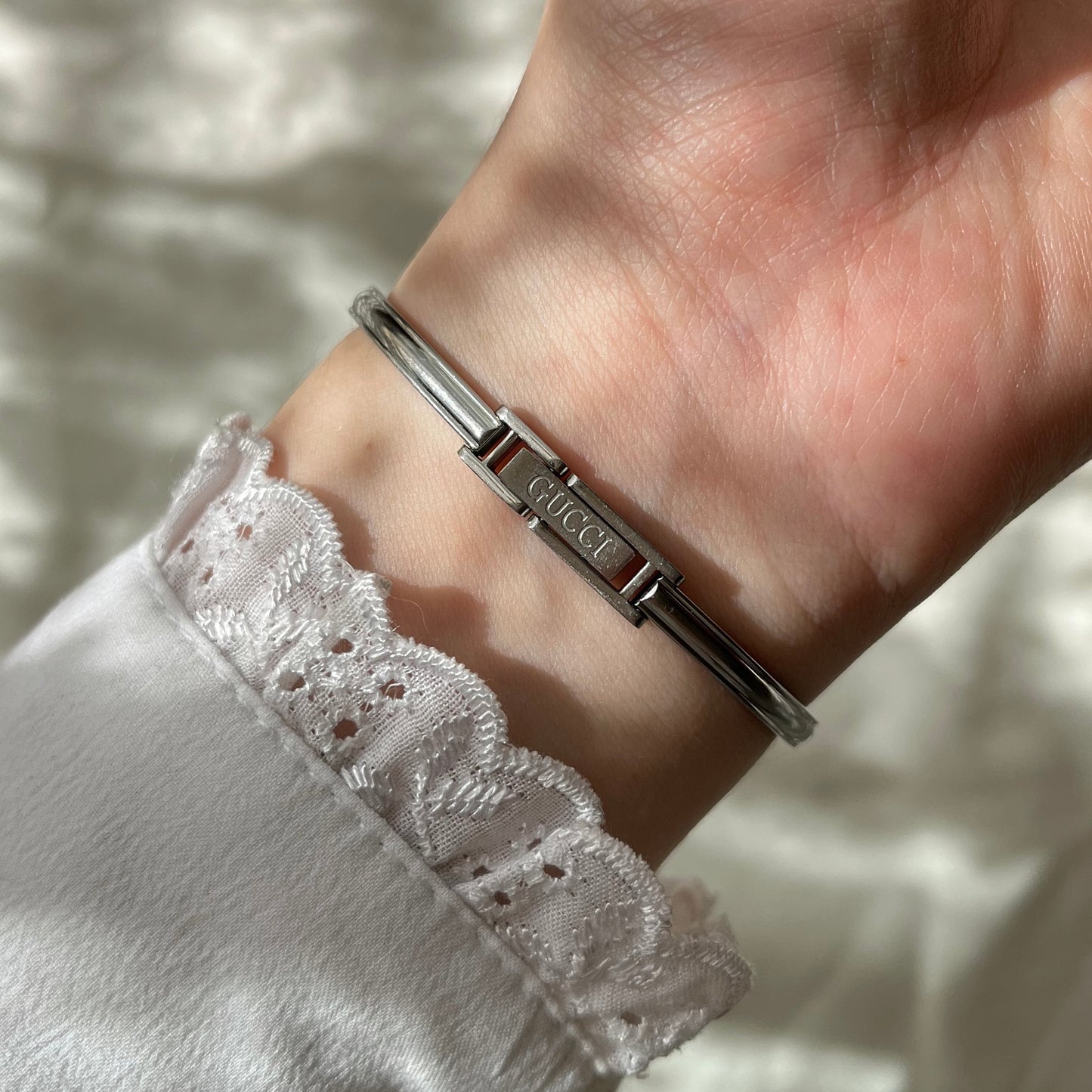 Gucci 1100 Interchangeable Bezel