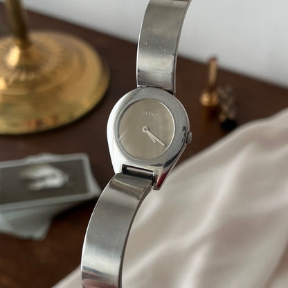 relógio Gucci 6700L