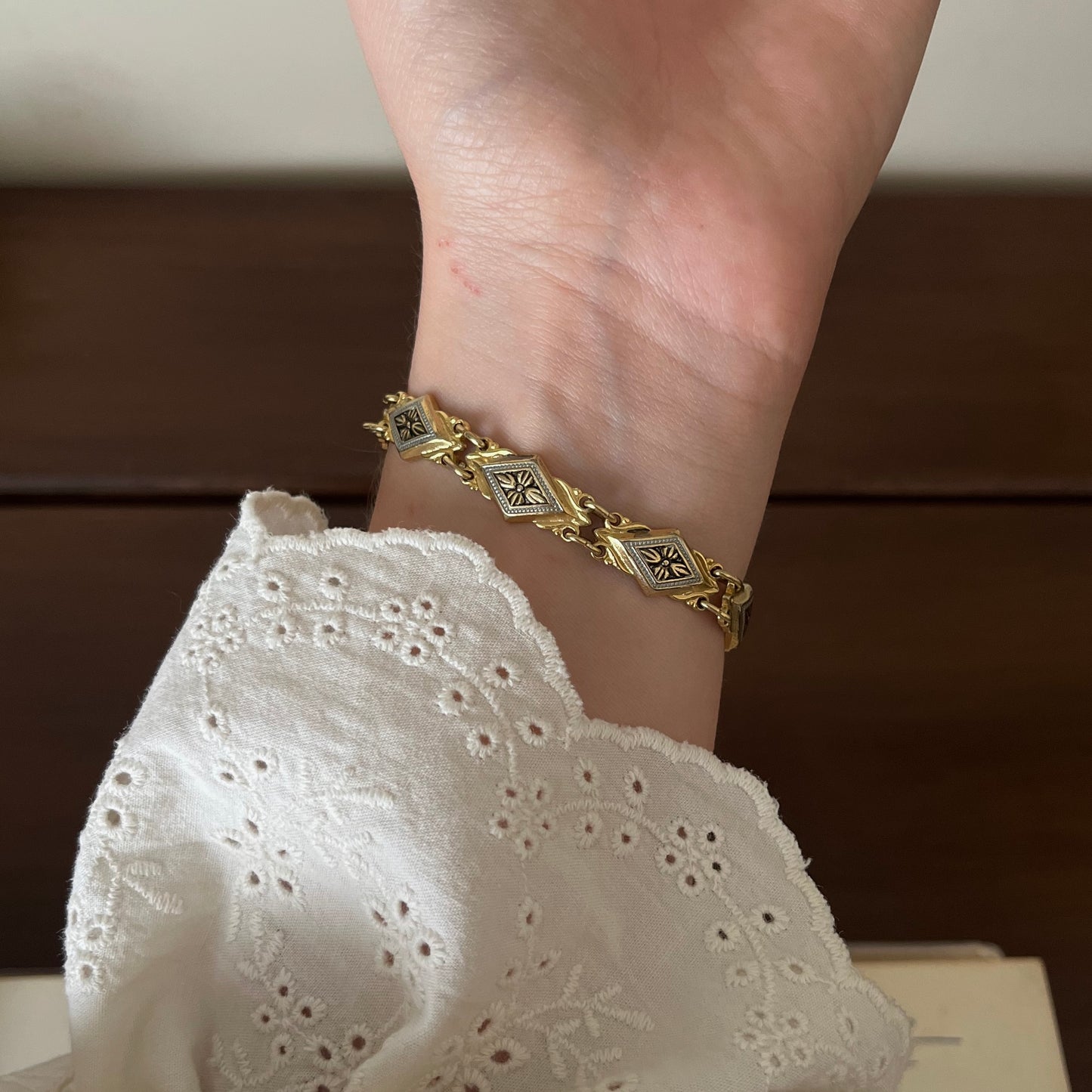 pulseira damasquinada