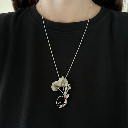 broche vintage lírios