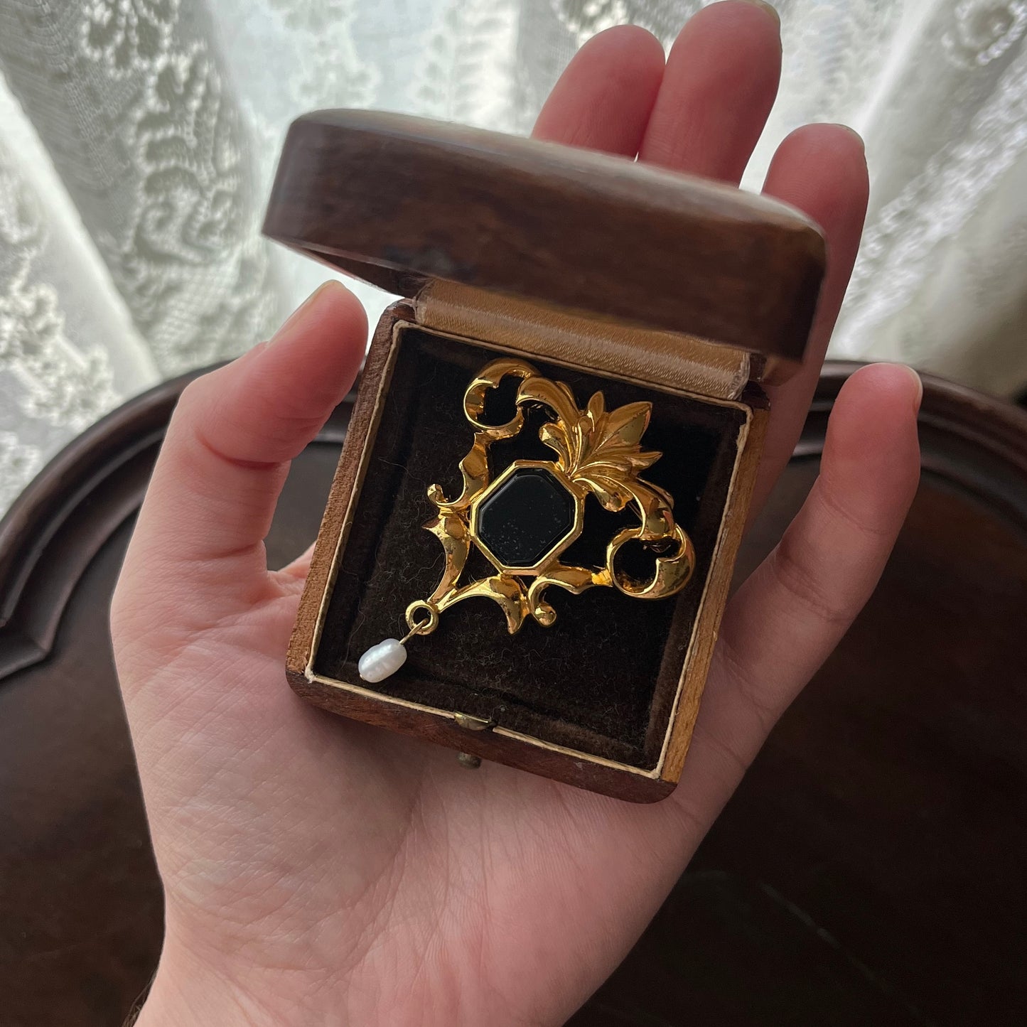 broche vintage Avon