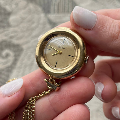 relógio pendente Bulova